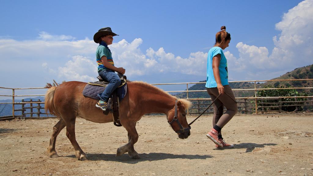 Motta Camastra Agriturismo San Cataldo מראה חיצוני תמונה