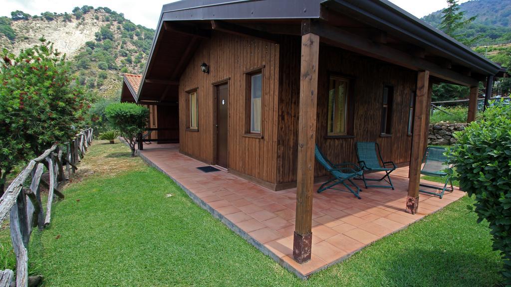 Motta Camastra Agriturismo San Cataldo חדר תמונה