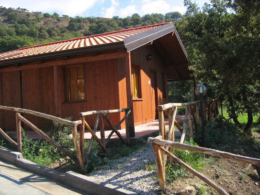 Motta Camastra Agriturismo San Cataldo מראה חיצוני תמונה